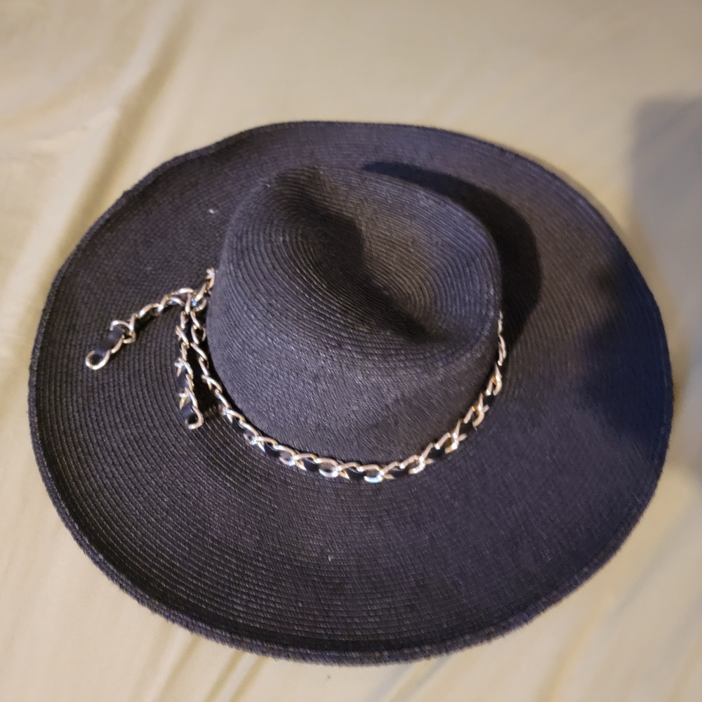 Floppy hat - Picture 2 of 3